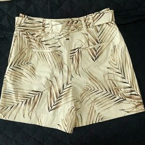 White House Black Market The 5" Short SIZE 6 Belted Fern Print NEW WITH TAGS